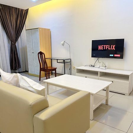 Palazio Serviced Apartment In Mount Austin Near Aeon Ikea Toppen Hsi Johor Bahru Exterior foto